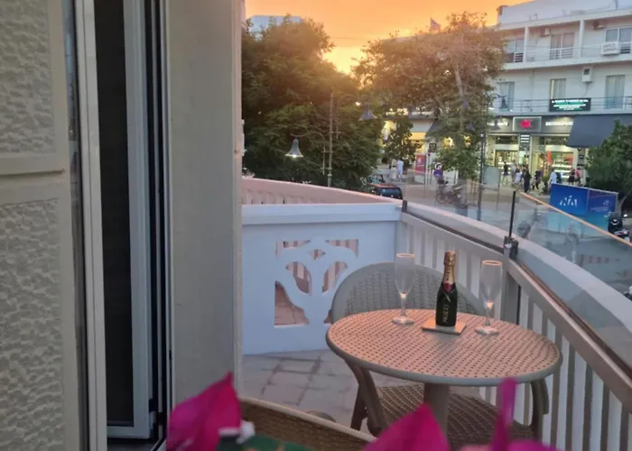 Apartament Rhodes Port Stories